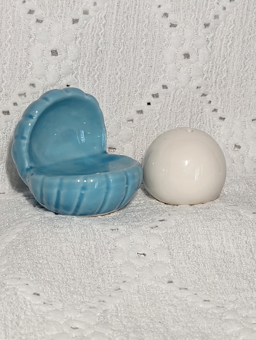 Salt And Pepper Shakers Ceramic Miniature Clam And Pearl